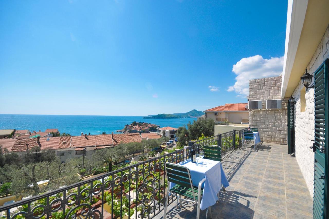 Apartments Balic Свети Стефан Екстериор снимка