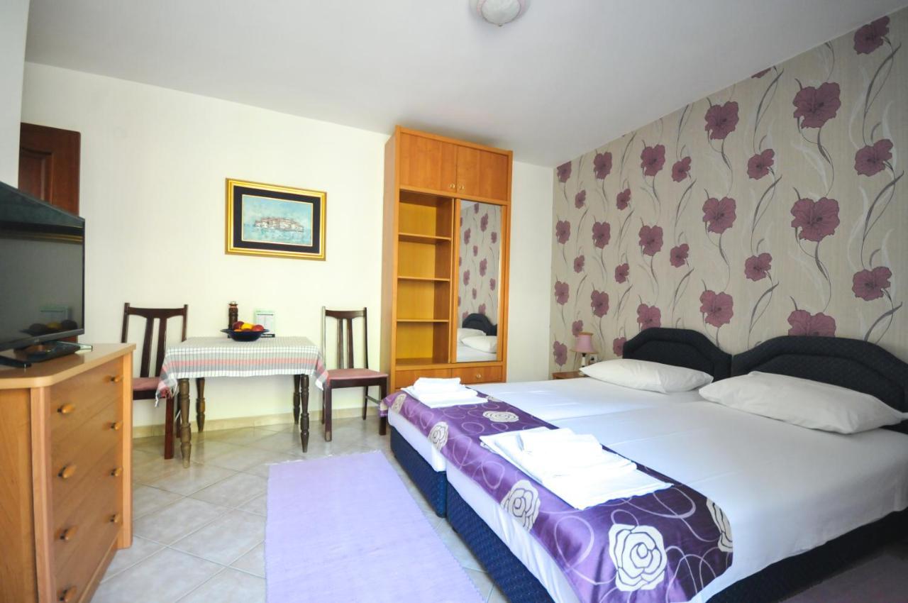 Apartments Balic Свети Стефан Екстериор снимка
