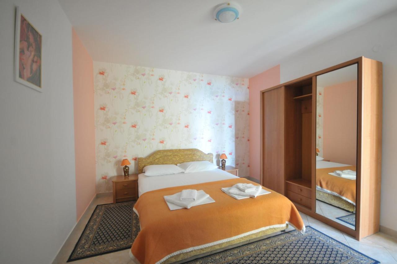 Apartments Balic Свети Стефан Екстериор снимка